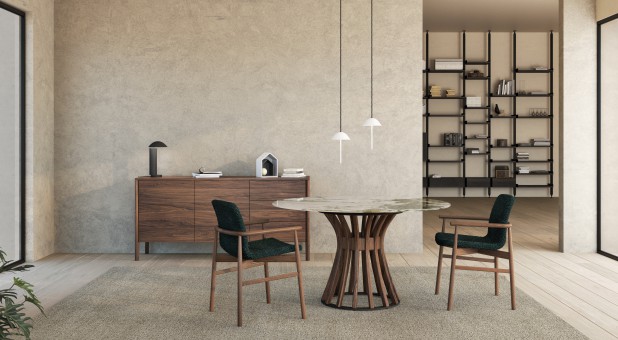 Illustrated in light natural walnut 500 / Printed glass Paonazzo 943 / Noce Ash 734 / Boris fabric BO025